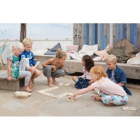 Domino– Buitenspeel