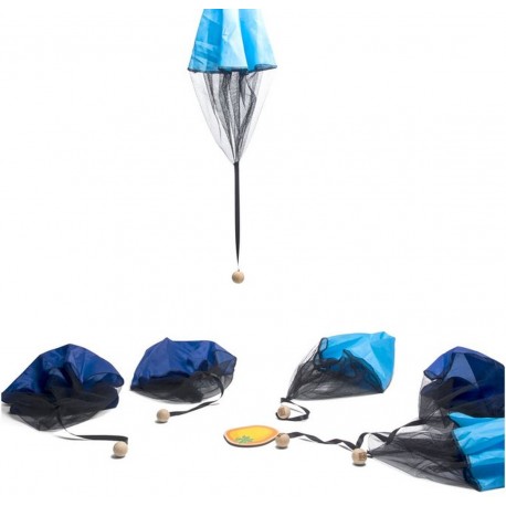 Flyvende boule med faldskærme