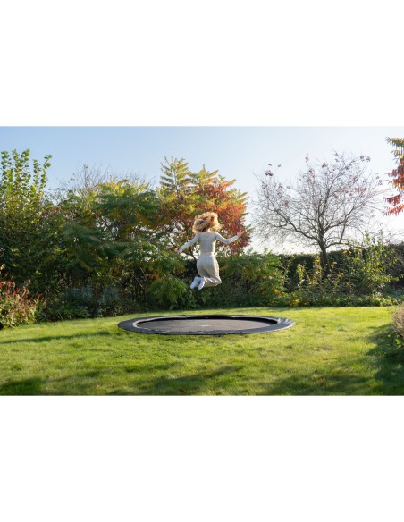 EXIT InTerra sportstrampolin - rund i jordniveau - sort