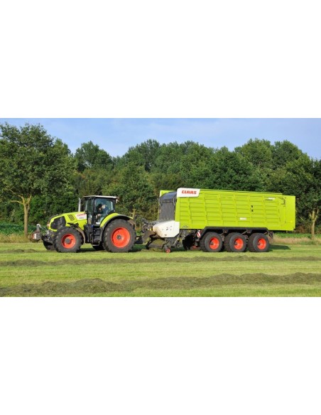 Stor flot fjernstyet traktor med cargo trailer